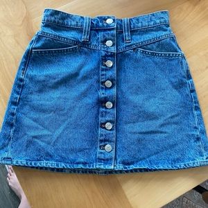 Brand new madewell mini skirt. Size 24.
